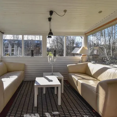 Дом отдыха Two Bedroom Holiday In *